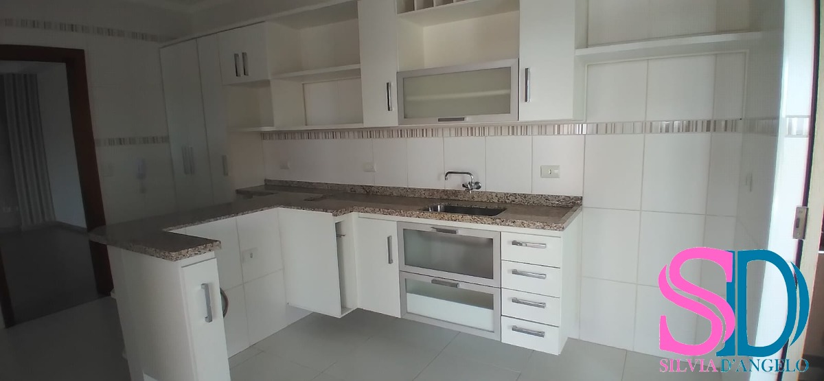 Apartamento à venda com 3 quartos, 200m² - Foto 6