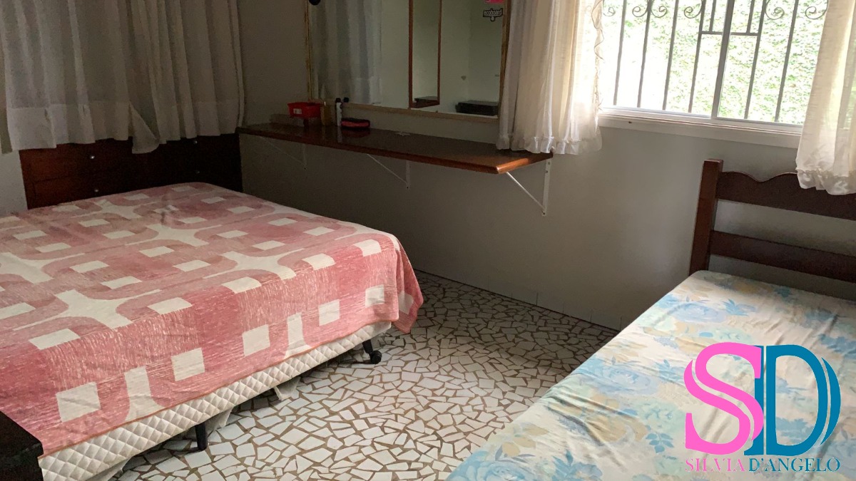 Casa à venda com 5 quartos, 200m² - Foto 10