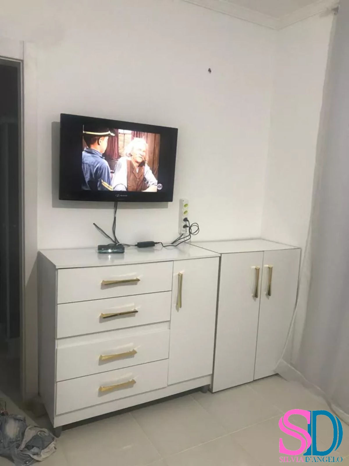 Apartamento à venda com 2 quartos, 75m² - Foto 2