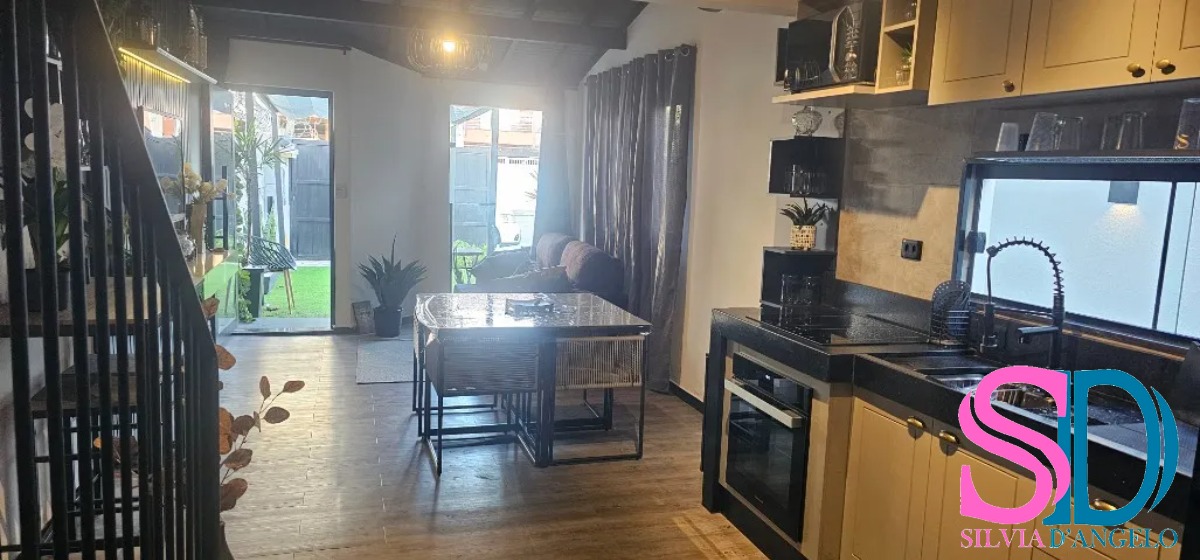 Casa à venda com 4 quartos, 150m² - Foto 4