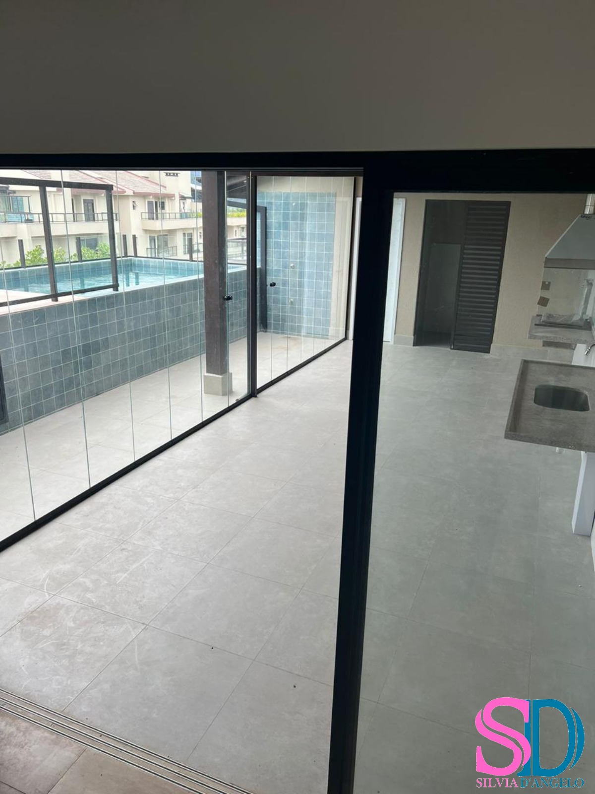 Apartamento à venda com 3 quartos, 166m² - Foto 4